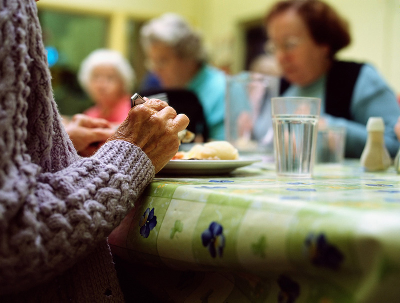 Abschnitt 8 Grillen in der Seniorengemeinschaft